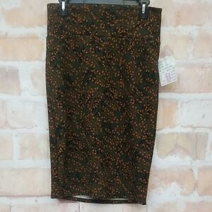 NWT LuLaRoe Size M Olive and Brown Leaf Pattern Pencil Skirt